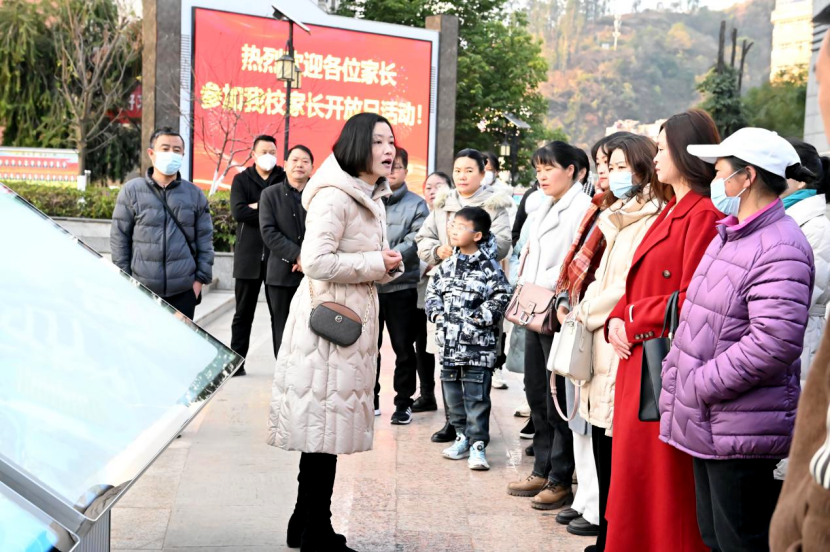 1705229943546973.png 640 (1).png