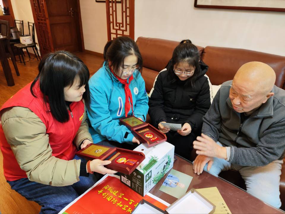 1706834329516381.jpg 0s0-6721124041706750878746.jpg