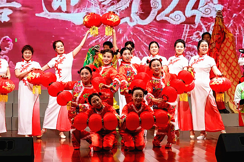 江苏省南京市玄武区徐庄社区联合举行“龙腾盛世,福满徐庄”为主题的春节联欢会 (3).jpg