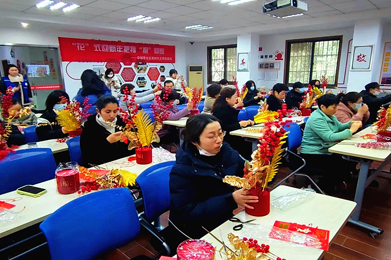 1706924086703970.jpg 江苏省南京市玄武区香铺营社区关工委组织开展 “暖暖中国味、浓浓腊八节”主题活动 (3).jpg