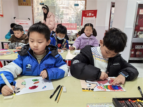 1707036030521431.jpg 合肥市包河区烟墩街道清水冲社区关工委开展“童心绘食安”绘画活动 (3).jpg