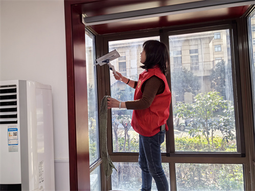 合肥市包河区烟墩街道清水冲社区关工委开展“辞旧大扫除 干净迎新年”活动 (2).jpg