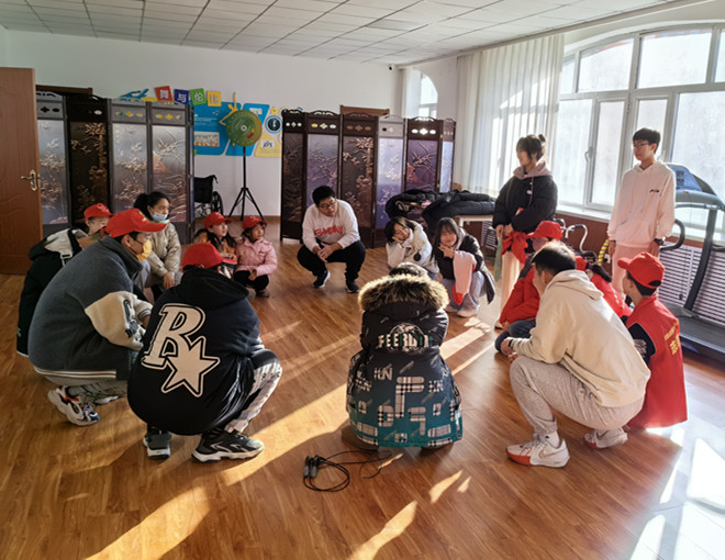 元宝山区西城街道王府社区欢度寒假 运动“童”行活动照片3_副本.jpg