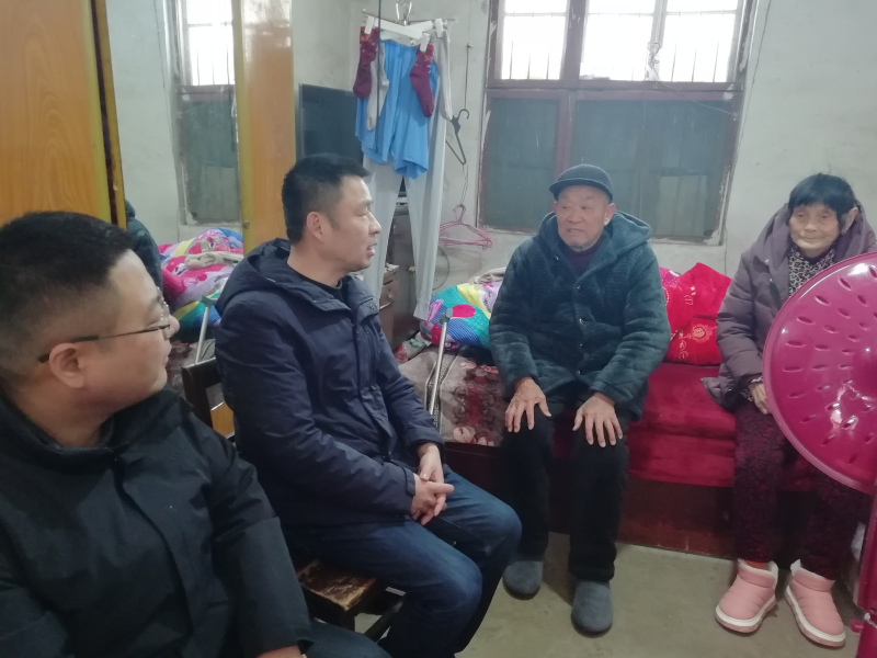 1707289541489996.jpg 2.7春节慰问2.jpg