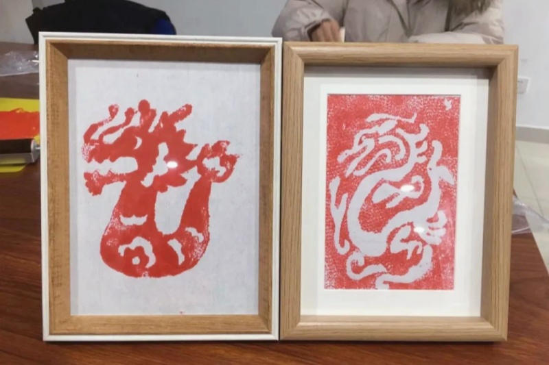 江苏省南京市玄武区梅园新村街道关工委联合开展“年画拓印喜迎新年”特色科普活动(2).jpg