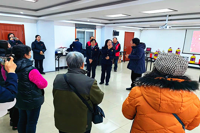 1708046273312379.jpg 江苏省南京市玄武区大石桥社区关工委联合开展新春走访慰问活动(1) (1).jpg