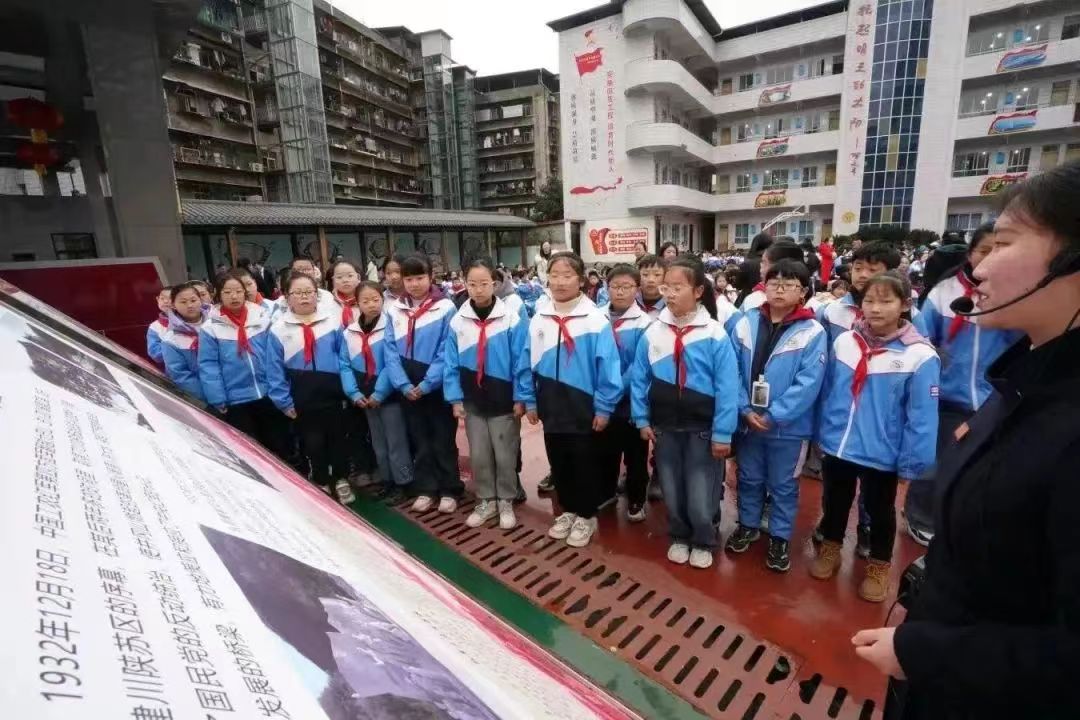 79451cbf35012403fff04cd201b838d.jpg