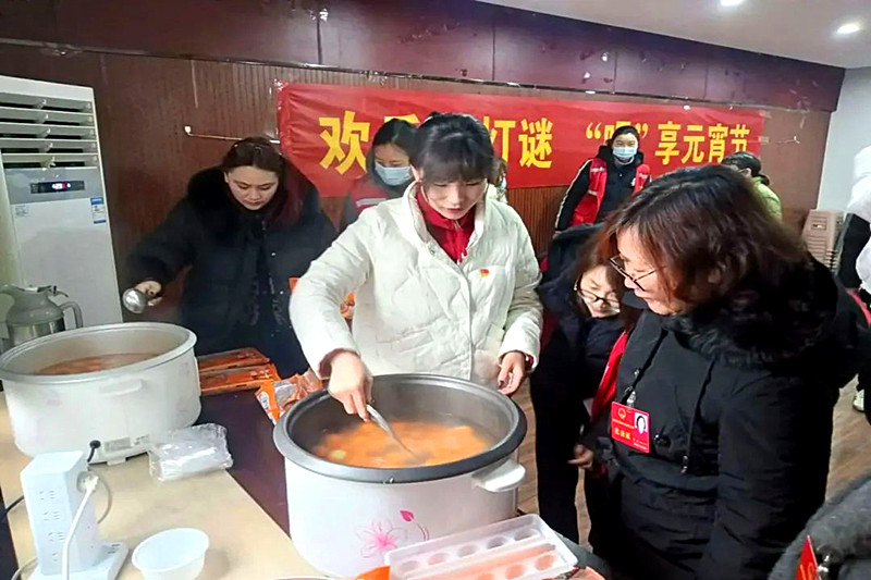 江苏省南京市玄武区唱经楼社区关工委开展“欢乐猜灯谜，‘唱’享过元宵”活动(3).jpg