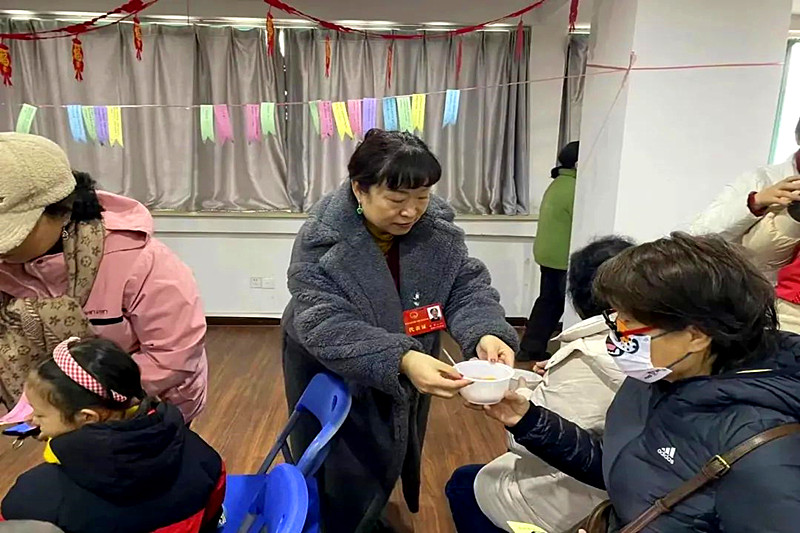 江苏省南京市玄武区唱经楼社区关工委开展“欢乐猜灯谜，‘唱’享过元宵”活动(4).jpg