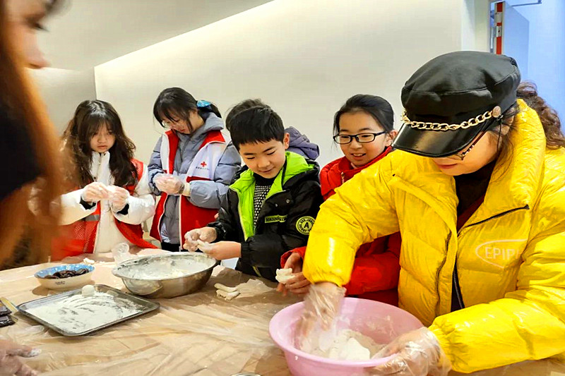 江苏省南京市玄武区台城花园社区关工委开展“趣味猜灯谜，欢喜闹元宵”元宵节活动(3).jpg