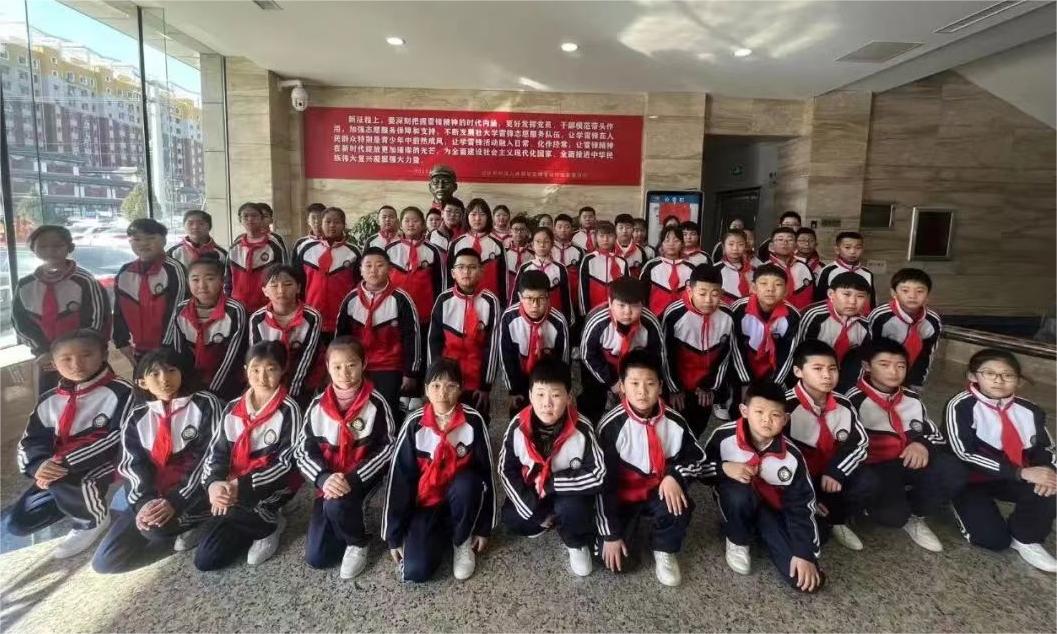 凌水小镇学校开学第一课.jpg