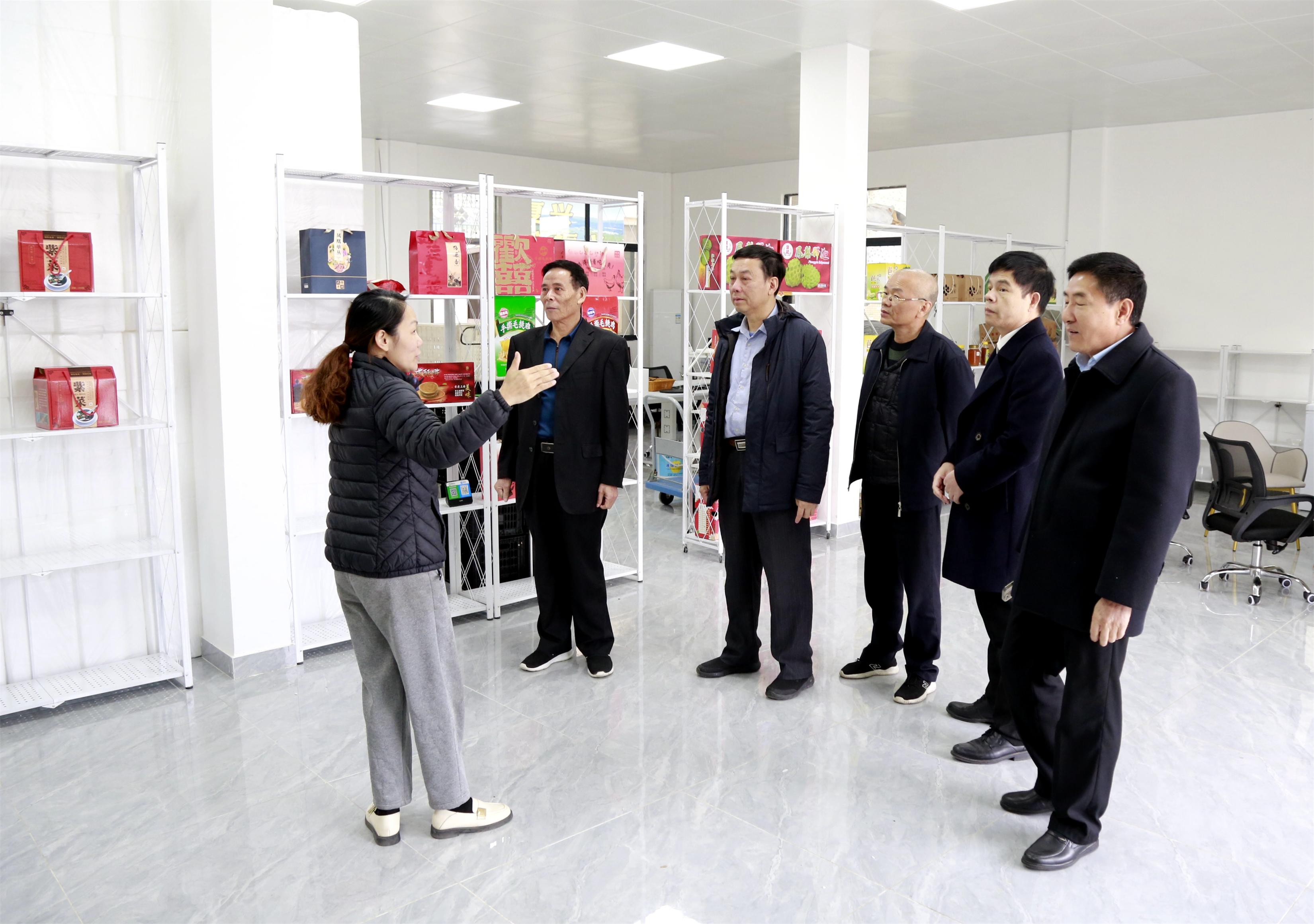 1709537275563598.jpg 0.jpg