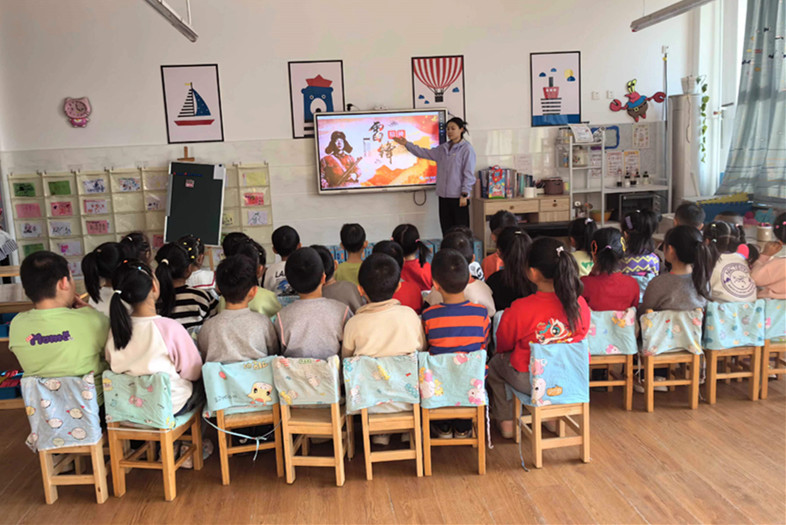 元宝山区三幼学雷锋活动照片2_副本.jpg