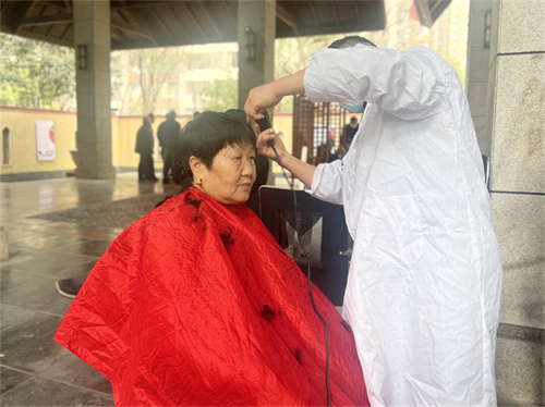 龙抬头 春风得意换新颜.jpg