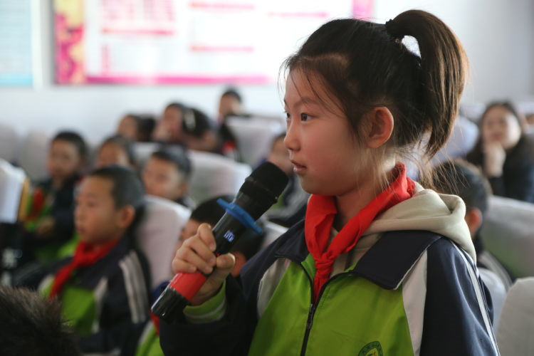 元宝山区星光小学“五老”进校园活动照片2jpg_副本.jpg