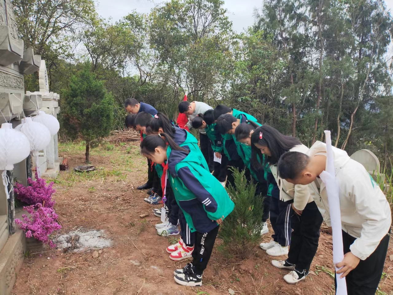 1712122158963729.jpg 烟1.jpg