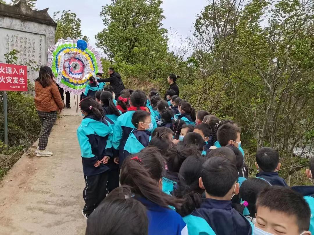 1712122520338405.jpg 李1.jpg