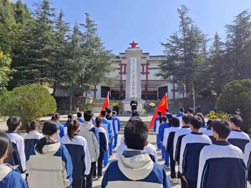 1712122743644700.jpg 职1.jpg