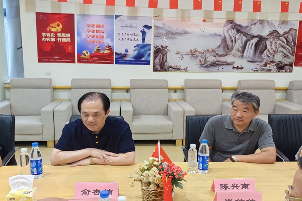 俞、陈主任--.jpg