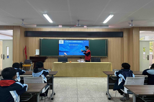 江陵街道运东社区“宪”入童心 “法”育未来.png