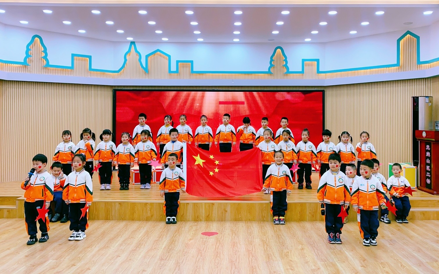元宝山区第二幼儿园“童心向党，歌声飞扬”活动照片2_副本.jpg