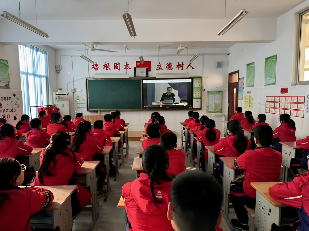 1.14 刘新亮 直播 全市中小学生 暑假前 2.jpg