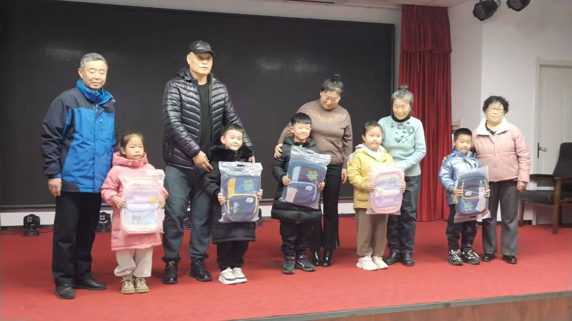 1736986297840575.jpg 82bdfe3034891f2d2f626f817495f21.jpg