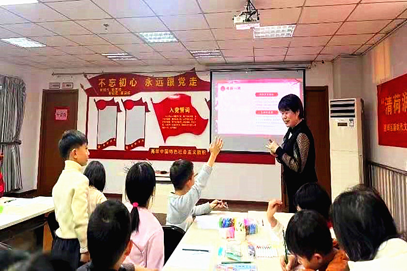 南京市建邺区沙洲街道清荷社区关工委联合开展“清荷润童梦 寒韵启新程”主题活动(2).jpg