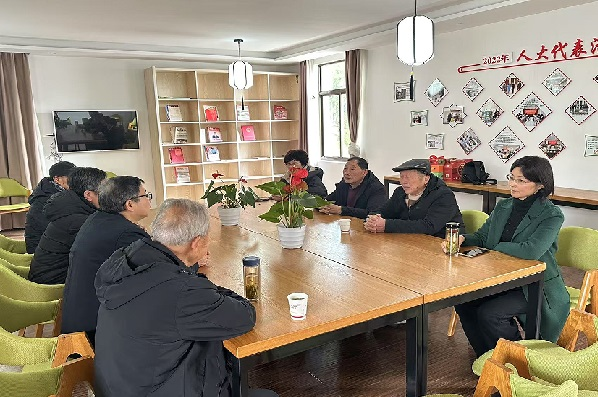 1737081042369469.png 桃源镇领导走访慰问优秀“五老”代表2.png