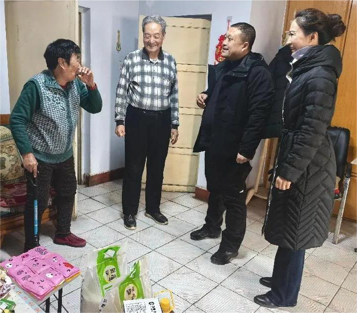 1737428372199141.png 育才学校春节走访慰问活动.png