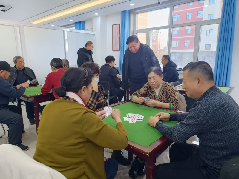 1737619203482695.jpg 元宝山区平庄城区街道吉祥社区关工委举办新春“五老”扑克赛照片1.jpg