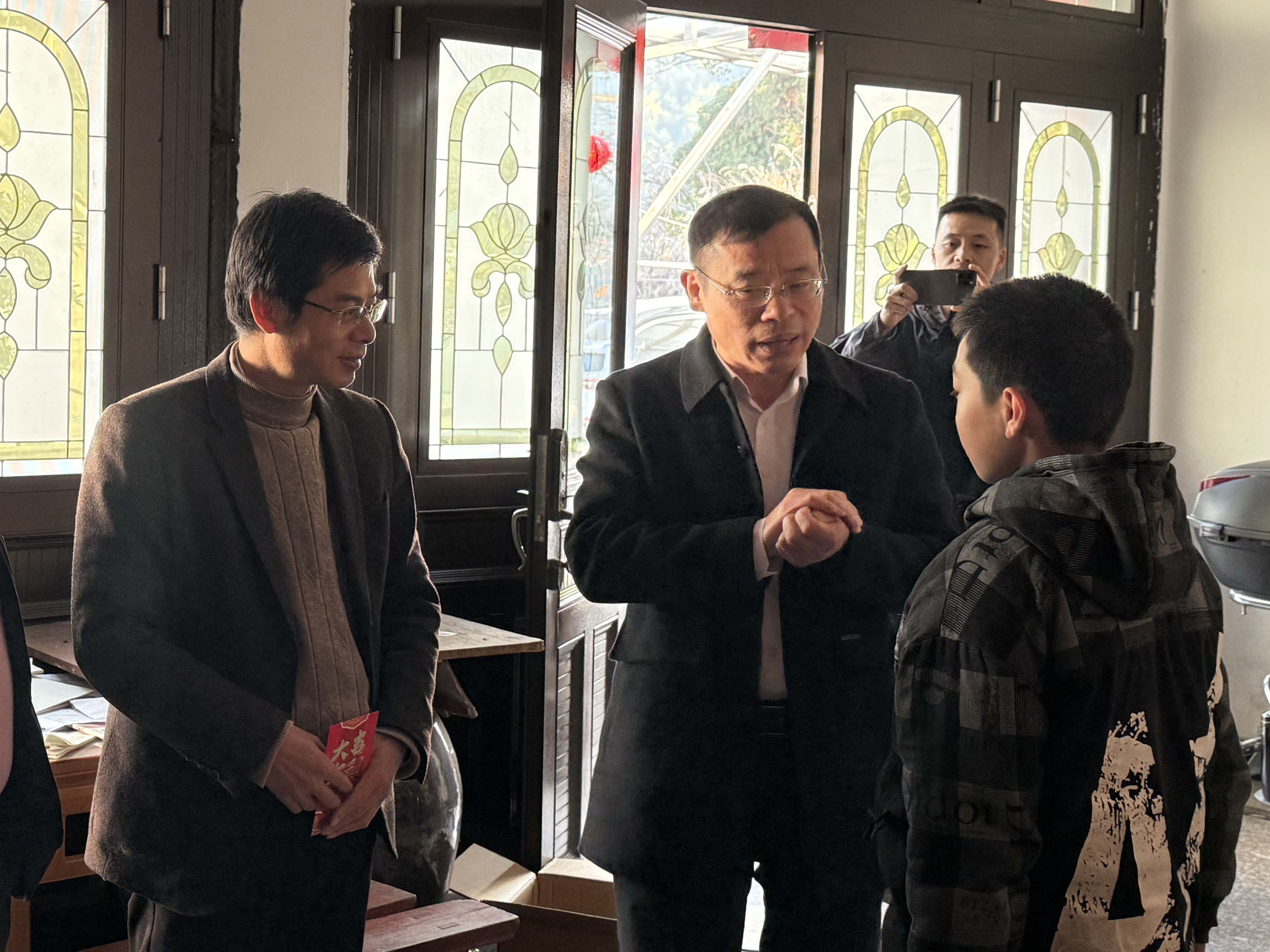 1737699347250989.jpg 黄主席 - 副本_看图王_看图王.jpg