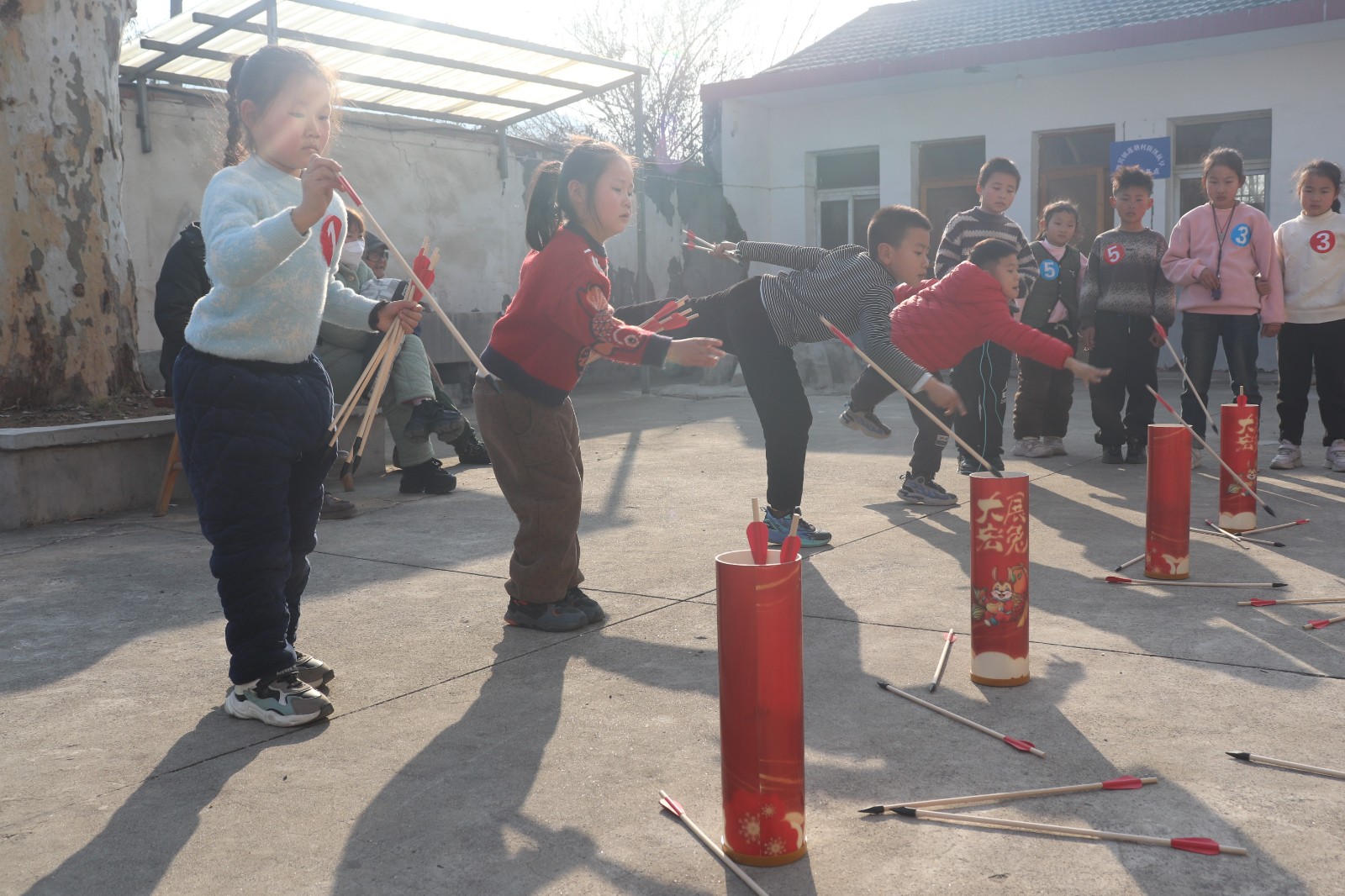 1737768335479998.jpg 1-2投壶比赛.JPG