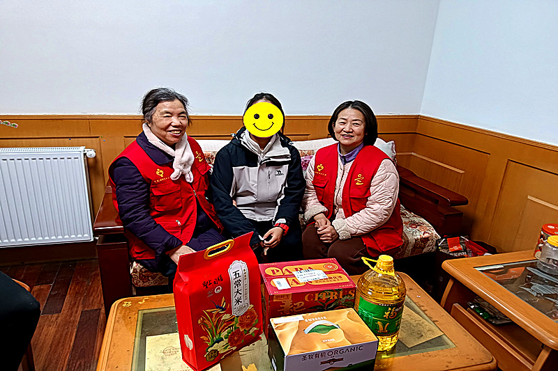 玄武湖街道关工委联合开展春节走访慰问困境学生“爱心”行动 (3).jpg