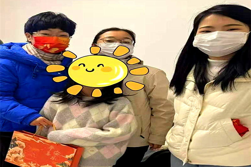 江苏省南京市玄武区新街口街道关工委开展新春“关爱困境儿童”慰问活动 (4).jpg