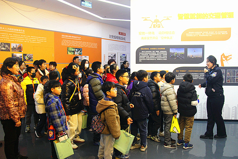 江苏省南京市玄武区玄武湖街道关工委组织青少年开展“冬令营”活动 (1).jpg