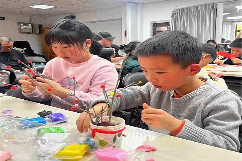 南京市建邺区沙洲街道清荷社区关工委联合开展“清荷润童梦 寒韵启新程”主题活动(4).jpg