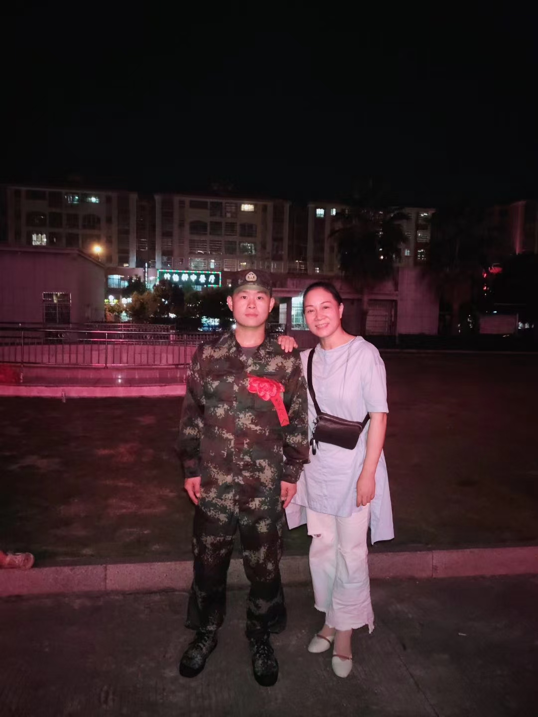 1738724491227181.jpg 19年帮扶青少年入伍前夕.jpg