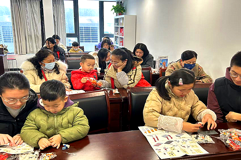 江苏省南京市浦口区江浦街道求雨山社区关工委开展“小小飞行员 共筑航天梦”活动.png