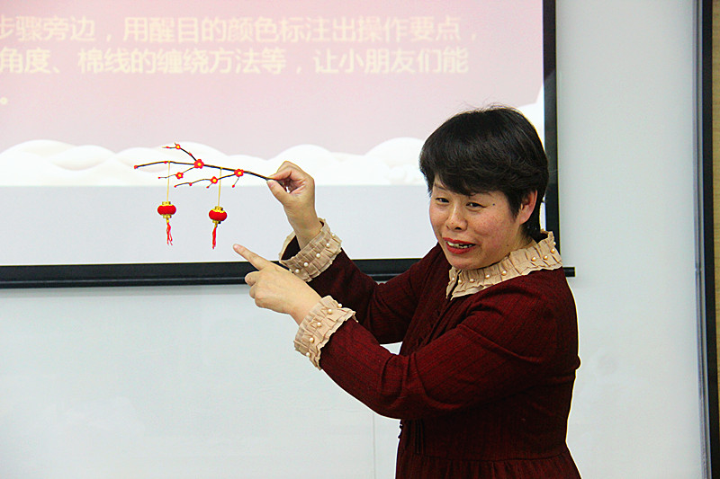 梅园新村街道联合组织青少年开展“红梅军魂，共绘元宵”DIY手工制作活动 (02).jpg