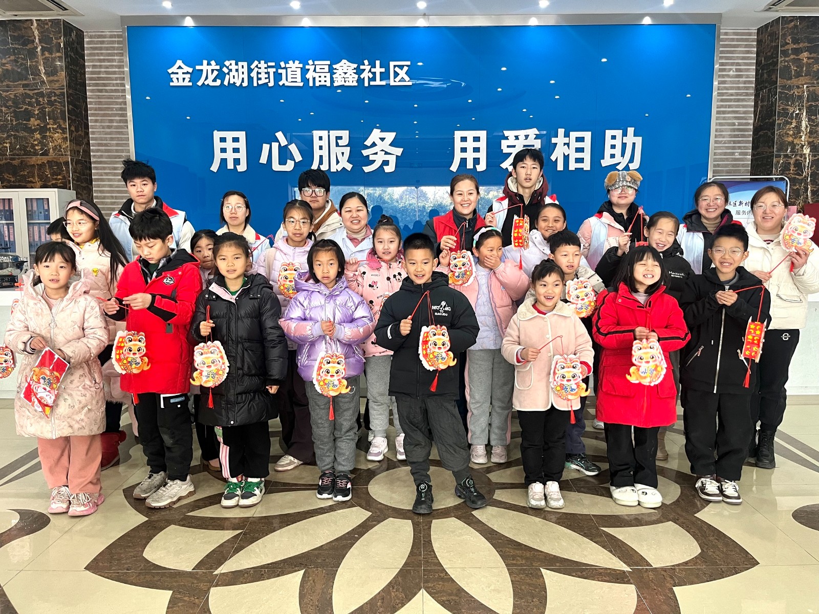 童心巧手做花灯 灯火盏盏迎元宵.jpg