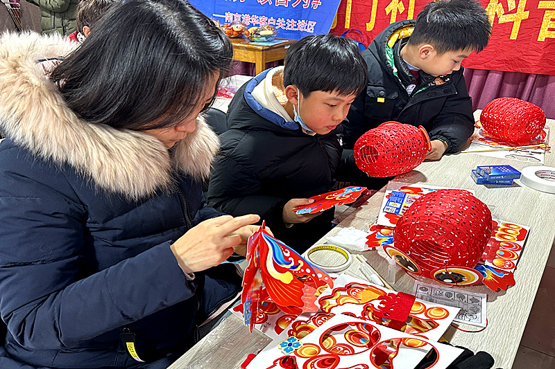 仙鹤门社区关工委开展“元气满满  宵声满园”元宵节主题活动(1).jpg