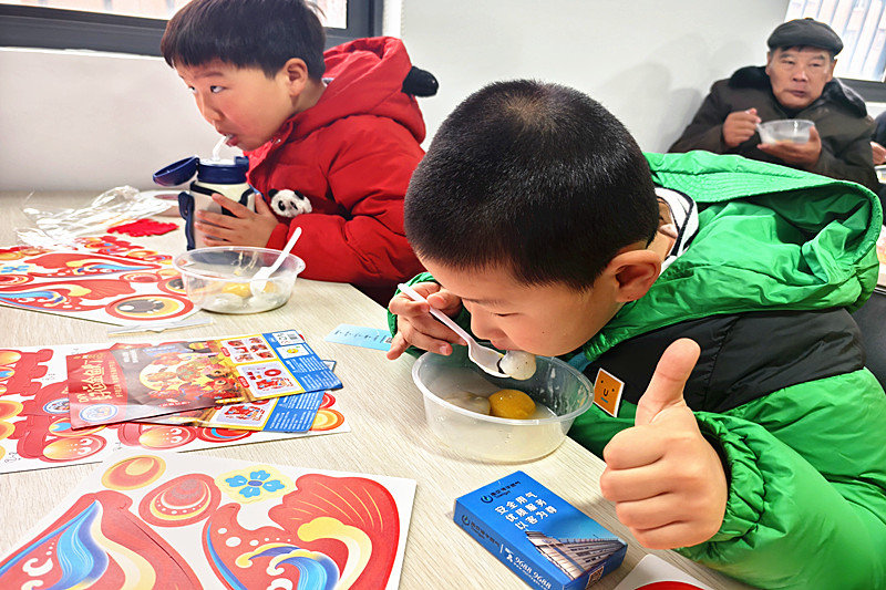 仙鹤门社区关工委开展“元气满满  宵声满园”元宵节主题活动(4).jpg