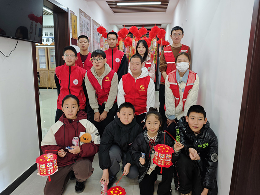 元宝山区西露天街道金河湾社区关工委元宵节活动照片3_副本.jpg