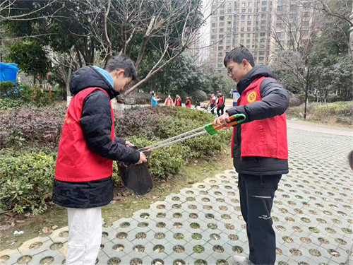 清洁家园 文明过佳节.jpg