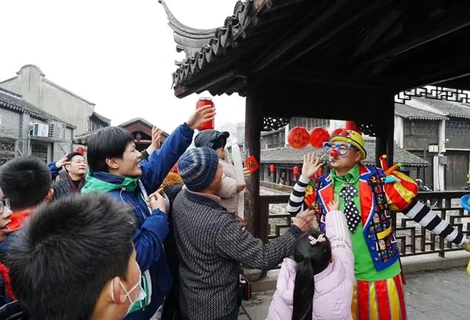 流光溢彩处 喜乐元宵来——铜罗中学开展“庆元宵”系列活动4.闹元宵，赏表演。_proc.jpg