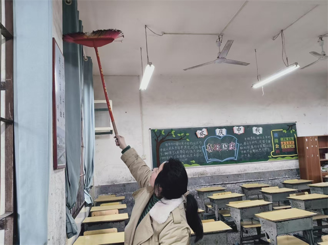 1739535388783893.jpg 扫蜘蛛网.jpg