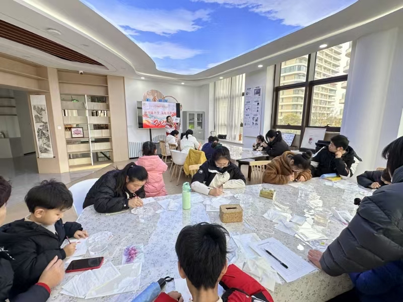 野徐镇仲联社区关工委联合新时代文明实践站开展“财智启新岁 画韵承精神”主题教育2.jpg