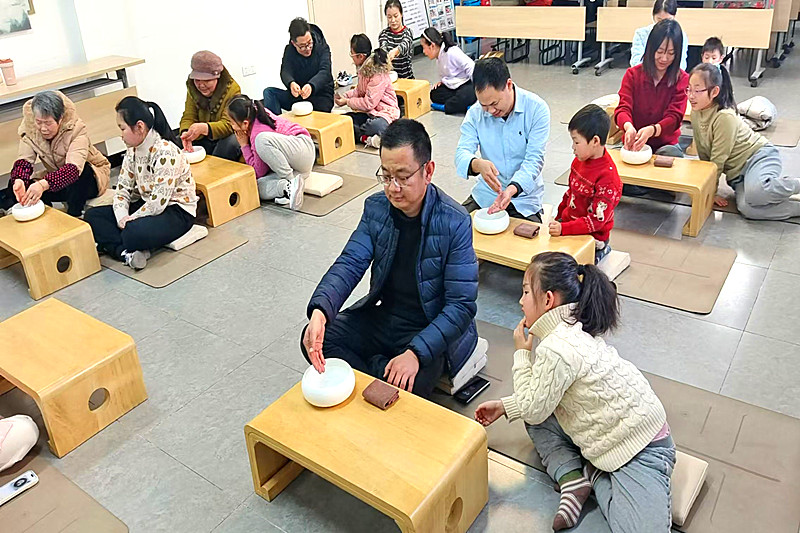 江苏省南京市建邺区兴隆街道积善社区关工委举办家风和韵迎新岁亲子茶会(2).jpg