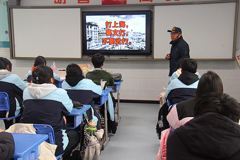 江苏省南京市玄武区玄武湖街道关工委联合开展“五老”“大思政课”进校园活动(3).jpg
